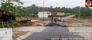 b5c578236125a3397bdd388e50ce675bf4f3cd9ad8f577c5cb247e64346d59fc.0